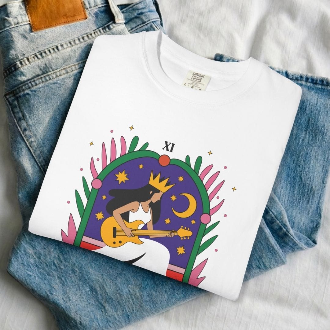 Vibrato Queen Guitar Tarot T-Shirt